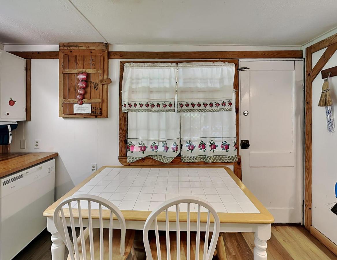 Stone Creek Cottage 비둘기 포지 외부 사진